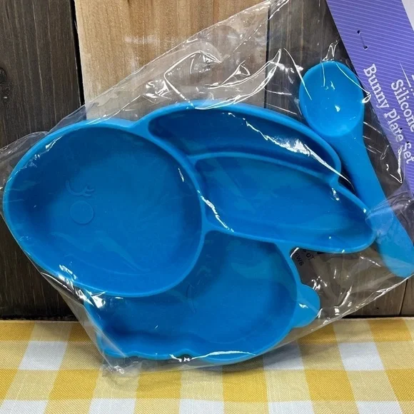 ♥️2 Silicone bunny food trays and matching spoons - Picture 3 of 9